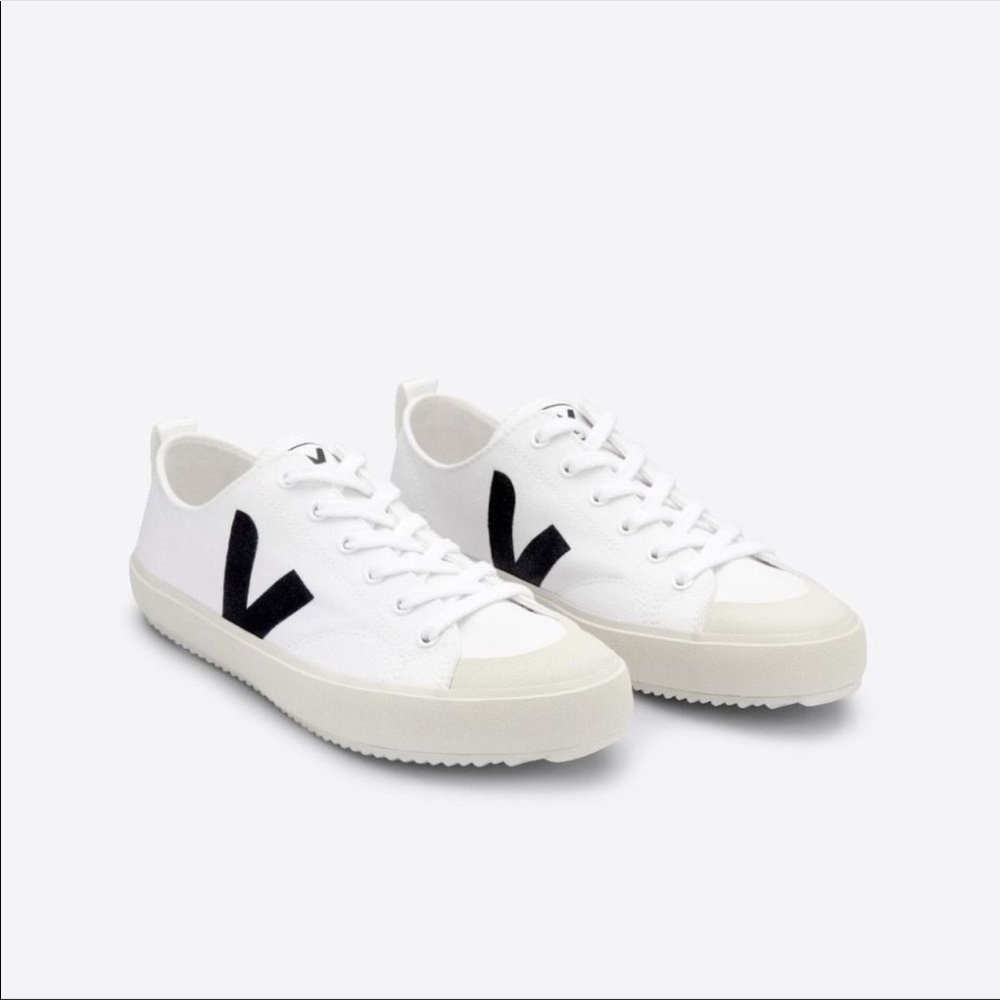 NEW Veja Nova Canvas sneaker